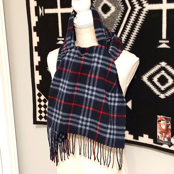💙 Vintage UC Burberry Unisex Use 100% Lambswool Tartan Plaid Winter Scarf 🧣 - Picture 2 of 10